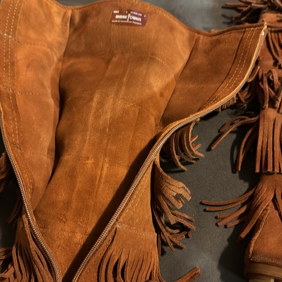 Minnetonka Fringe Brown Boot Moccasins - Picture 3 of 5